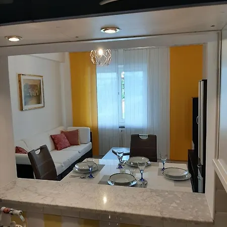 Stanovanje Zusterna Appartement